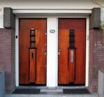 Voordeuren.
<br/>
Gert-Jan Lobbes, 2015